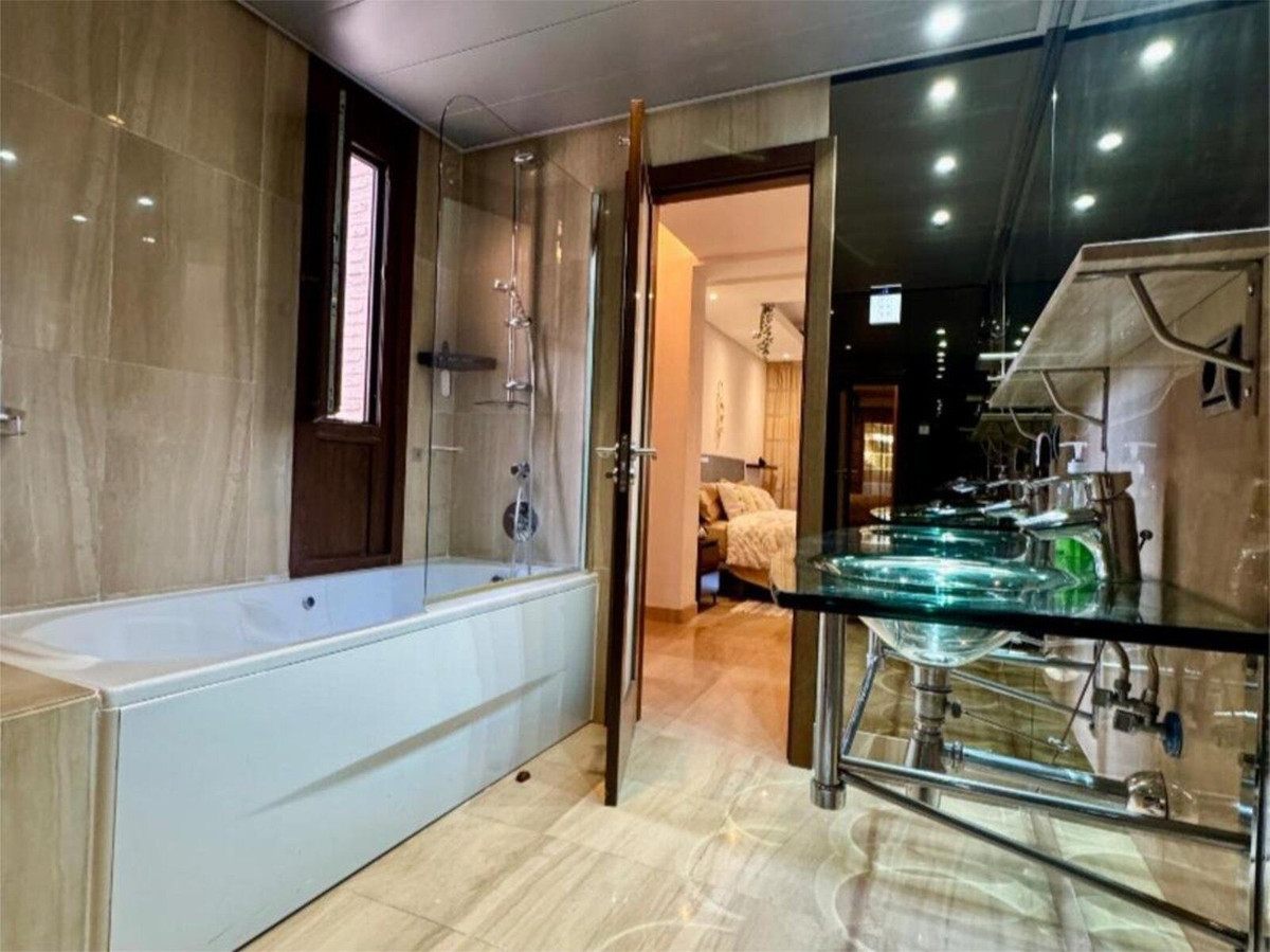 a25e81c2640b4f81c7580765a1ac6172 - 20