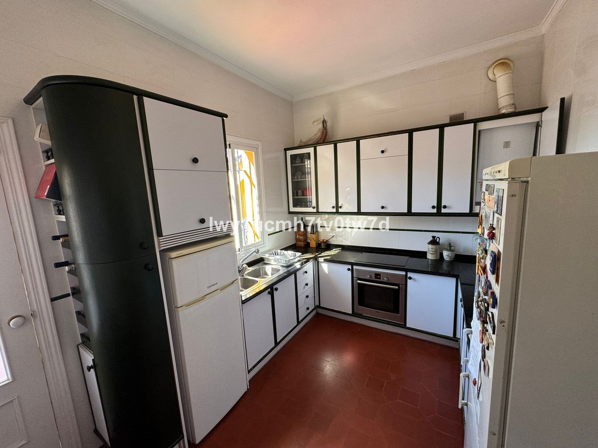 a280f2d48d8477a59a8d6cb0310255af - 10