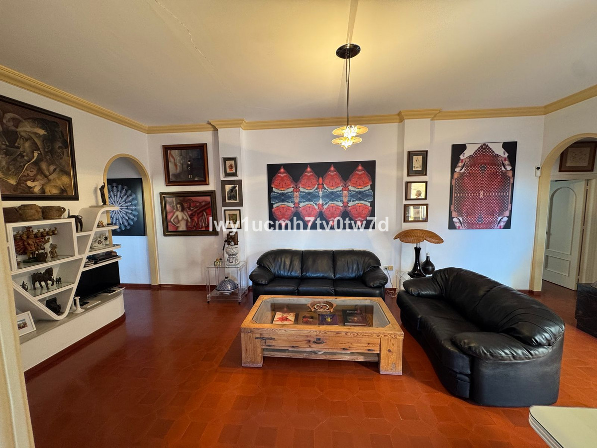 a280f2d48d8477a59a8d6cb0310255af - 12