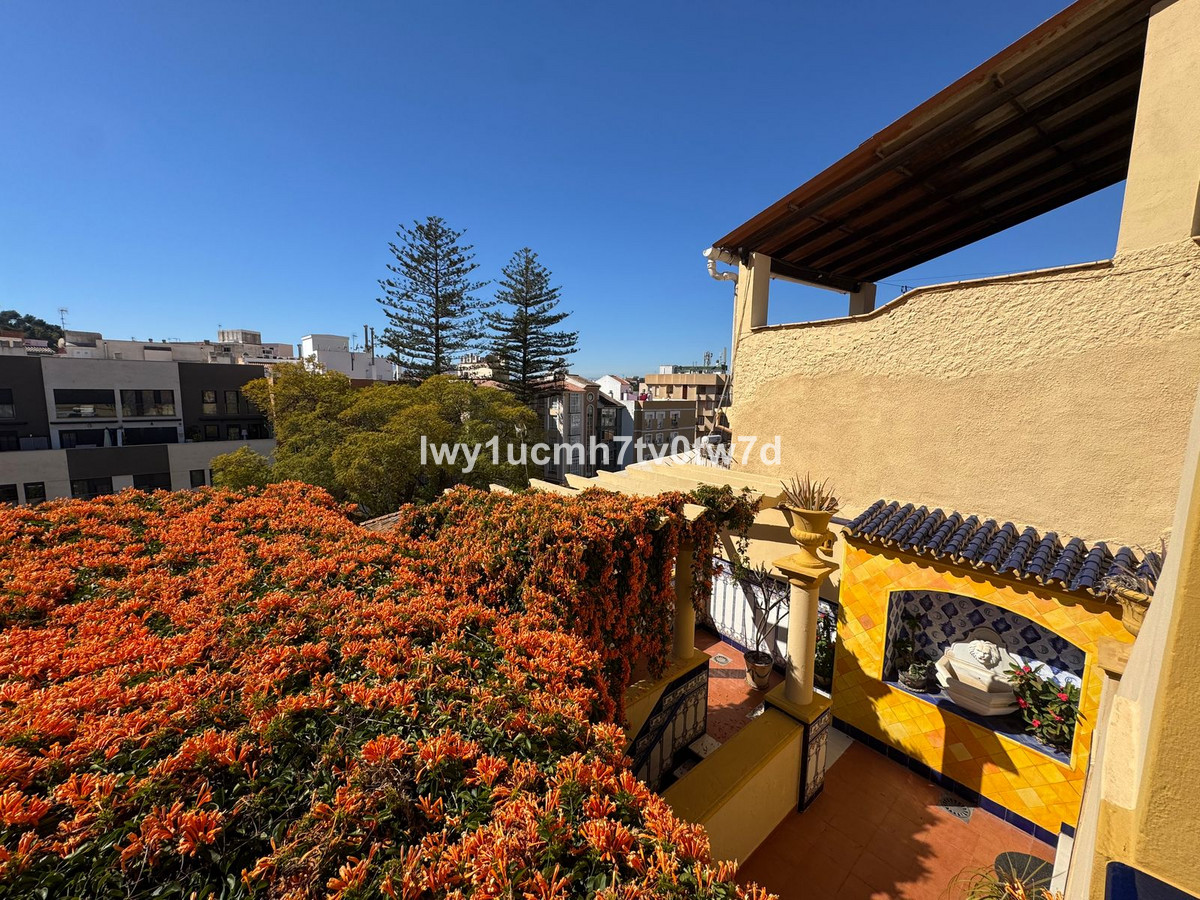 a280f2d48d8477a59a8d6cb0310255af - 15