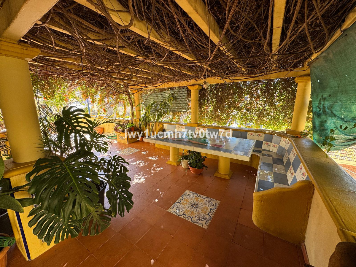 a280f2d48d8477a59a8d6cb0310255af - 31