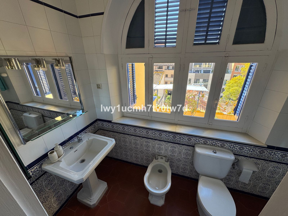 a280f2d48d8477a59a8d6cb0310255af - 36