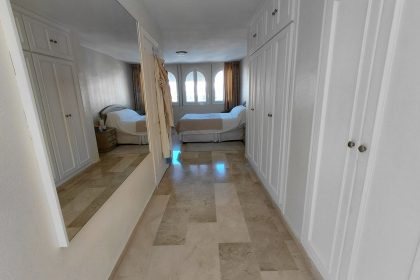 a2e57dba4b2a48e7cba61ea5f44b1265 - 21