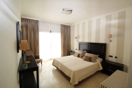 a43e3de4788141cbe6d4b8ac604ec7c9 - 18