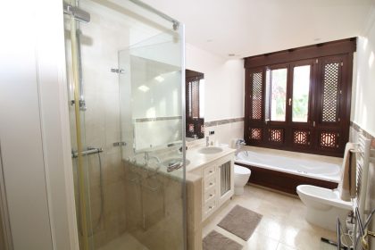 a43e3de4788141cbe6d4b8ac604ec7c9 - 8