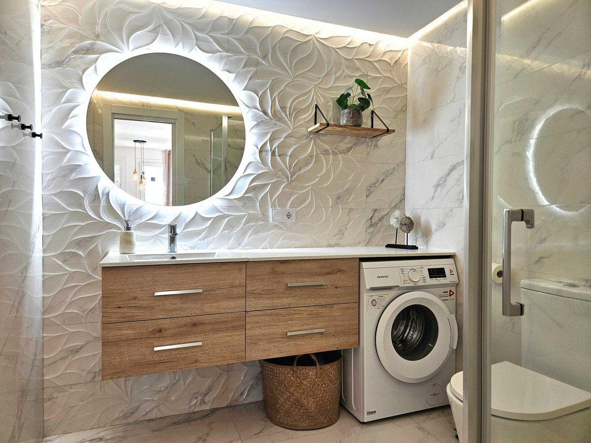 a611a40c01cd83cb04d5d8a0f081a62f - 12