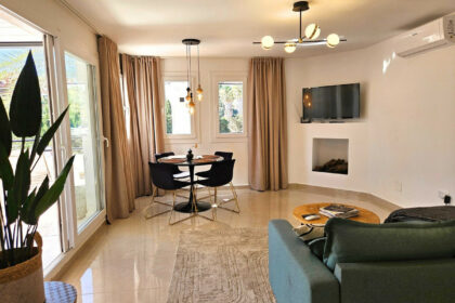 a611a40c01cd83cb04d5d8a0f081a62f - 16