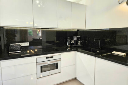 a611a40c01cd83cb04d5d8a0f081a62f - 24