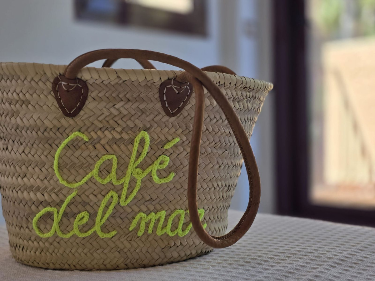 a6f4030451526de673897ee193bec1da - 27