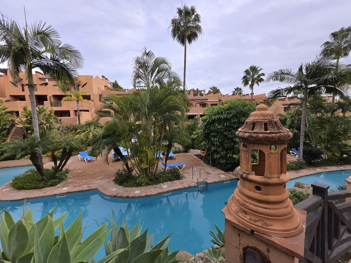 a6f4030451526de673897ee193bec1da - 32