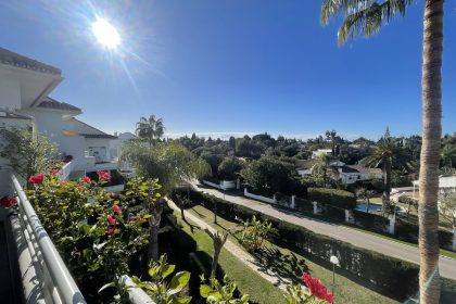 a7aebc88943971a98bd96864b7032d5c - 1