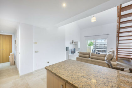 a7e8b0626b5ea2df321c66d464559022 - 19