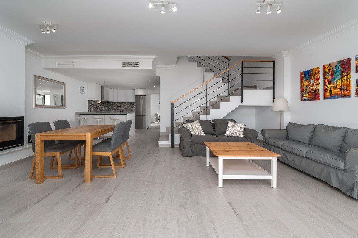 a809cbe479ef2e9ddfbb3c881a600c58 - 28