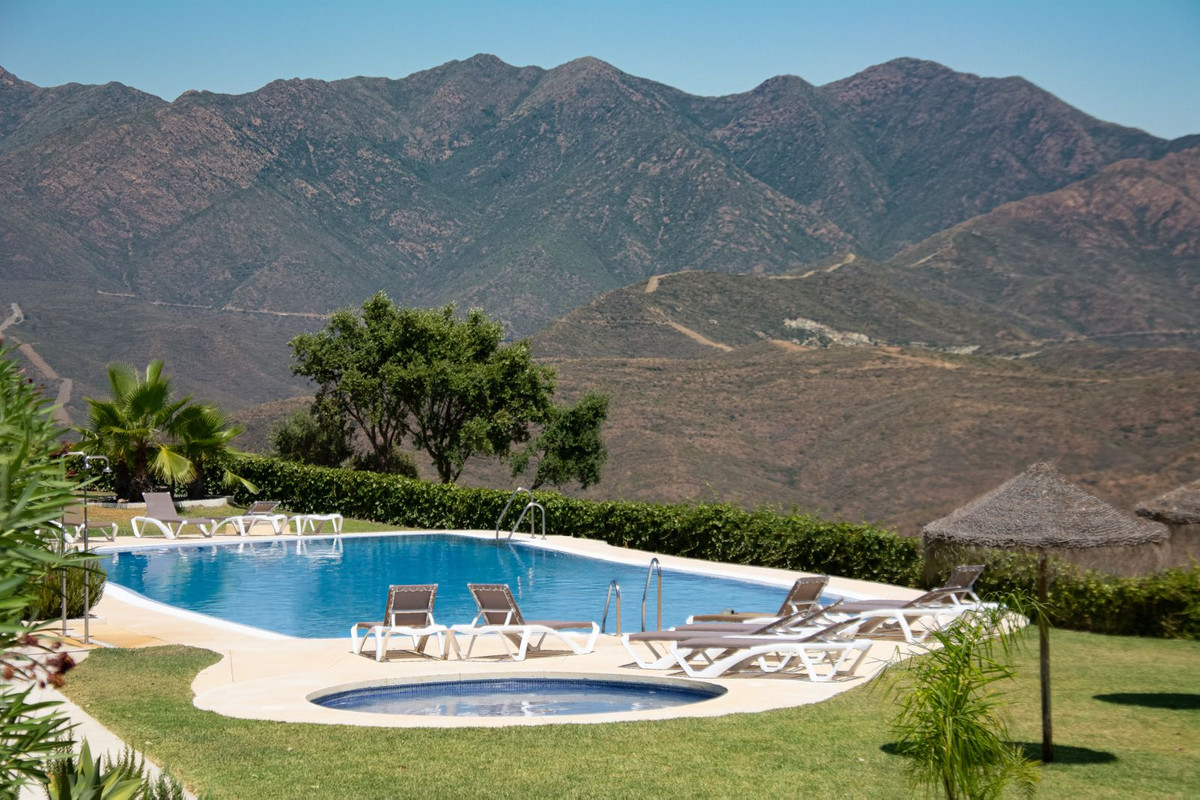 a809cbe479ef2e9ddfbb3c881a600c58 - 36