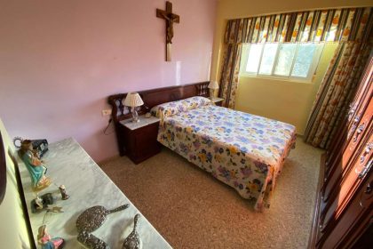 a81fd48605fb48d9f4a9d9cc946a8481 - 18