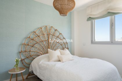 a84aafba582c4e96ca65d1292fad2806 - 19