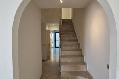 a8c05fa5bf11040d702e3a379500a35b - 1