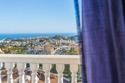 a8ec8ed27d724dde28239c94918a5cf3 - 13