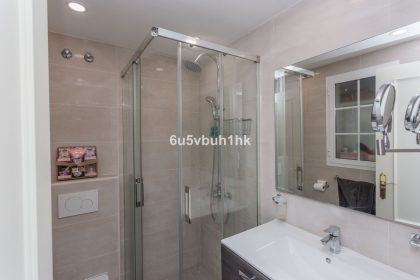 a8ec8ed27d724dde28239c94918a5cf3 - 33