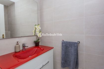 a8ec8ed27d724dde28239c94918a5cf3 - 37