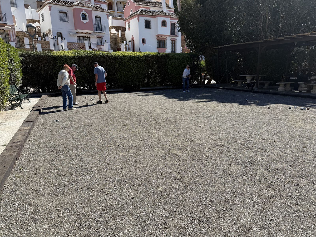 a91e1eee0ca4f81b558c2889bd32f686 - 24