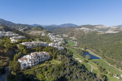 a9f7d13b898cceda4baca6e5d4c8b8bc - 1