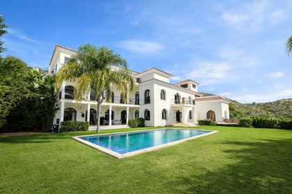 aa85bde226087a8c2556d8b10102ef3a - 1