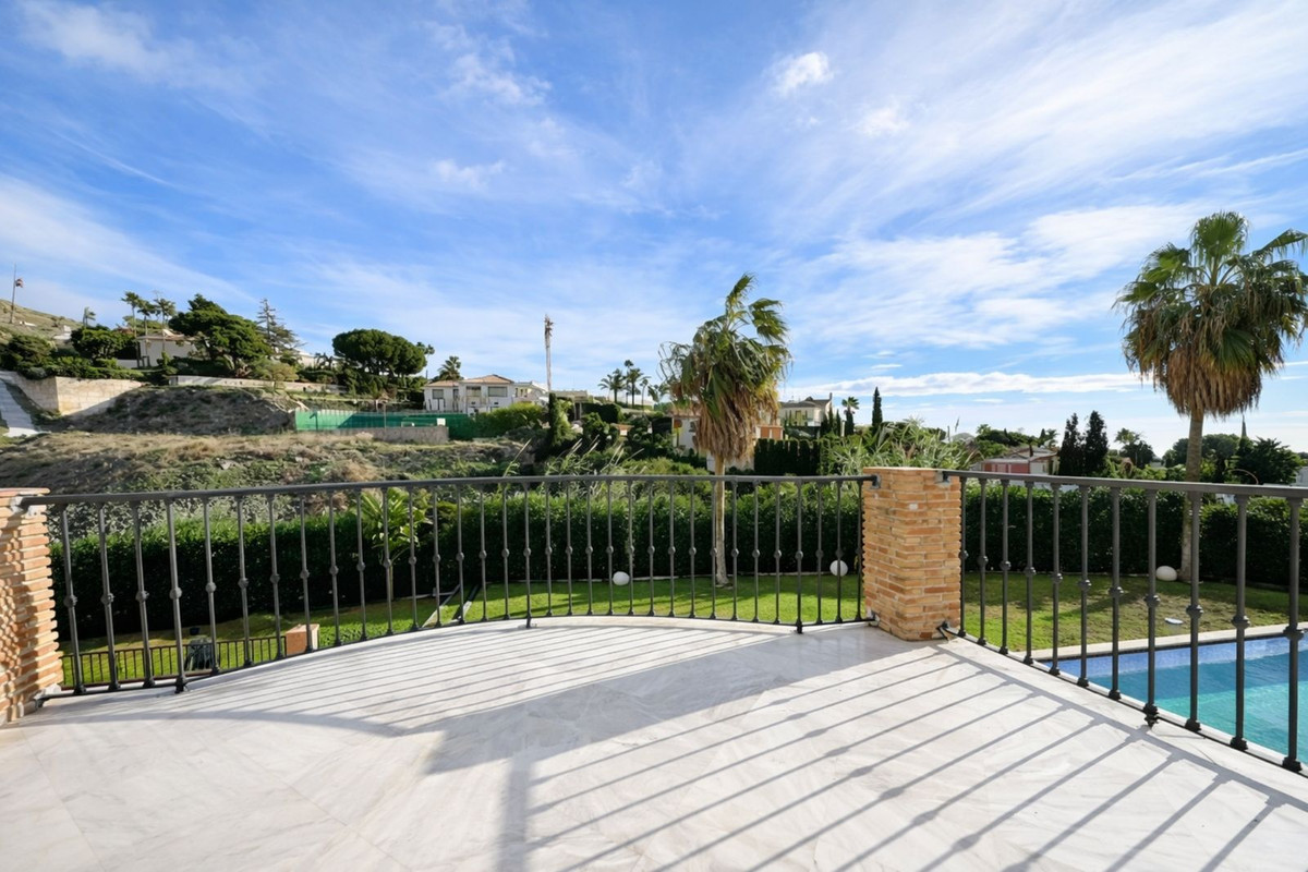 aa85bde226087a8c2556d8b10102ef3a - 16