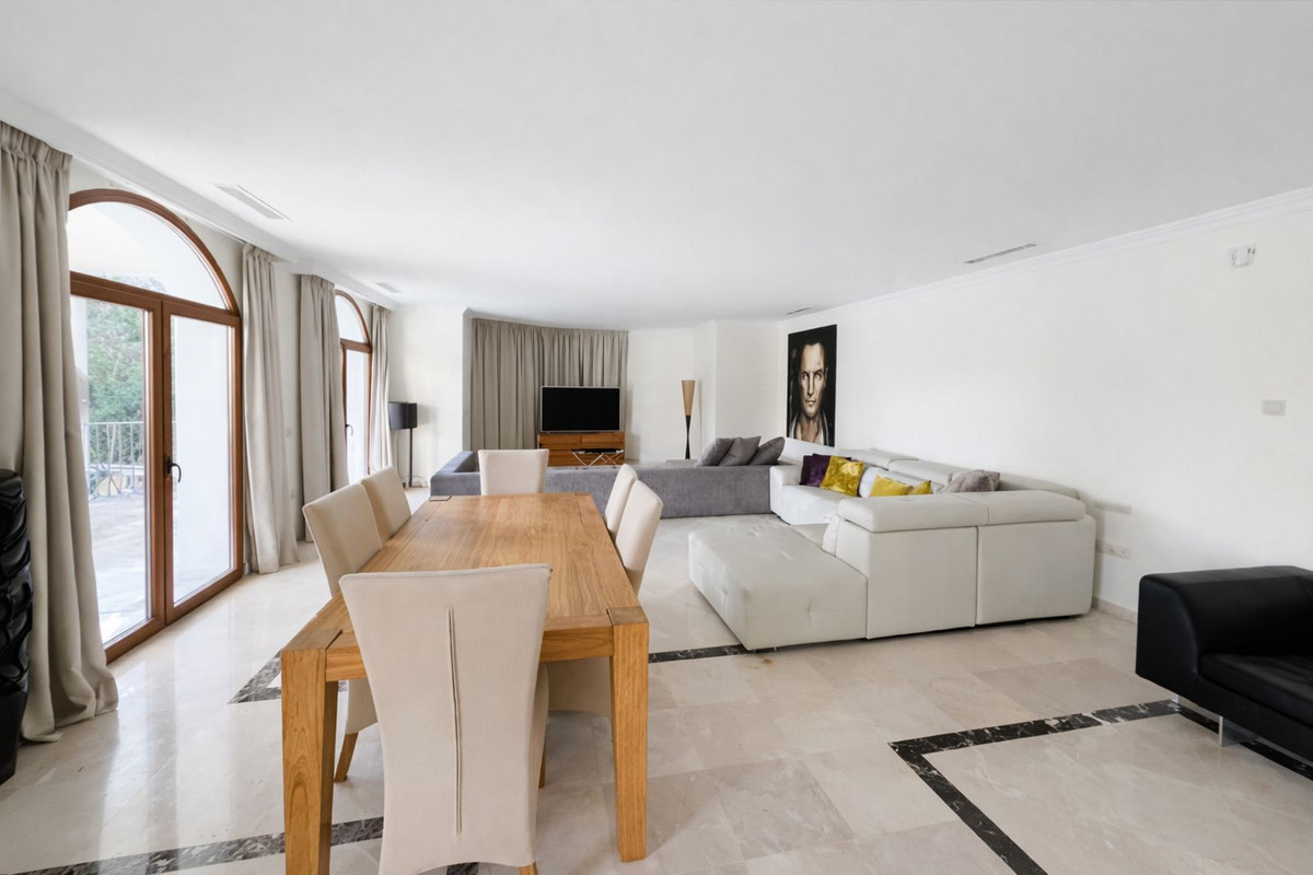 aa85bde226087a8c2556d8b10102ef3a - 17