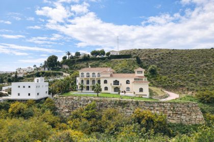 aa85bde226087a8c2556d8b10102ef3a - 24