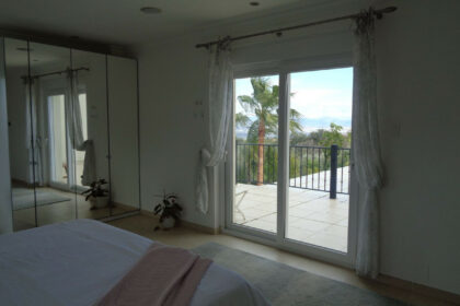 ab02e07b25b7c23038dc2f93016ca234 - 151