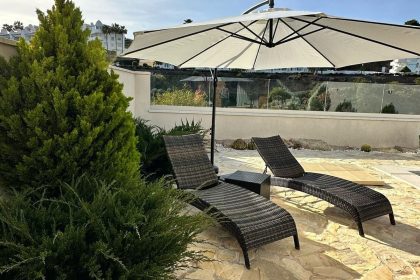 ab7843097a9429558a562a383d04bb12 - 10