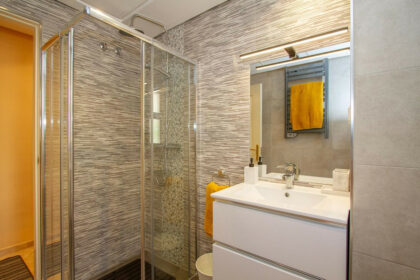 ac35c230455445469ee63e5d684dc95f - 9