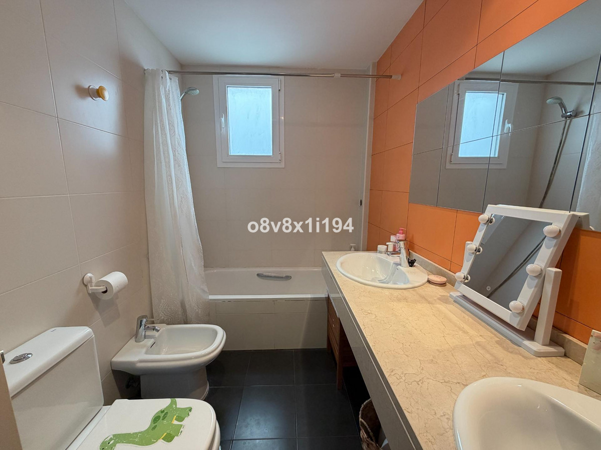 ac4b20bde2770cc7e5fd595e5256170c - 18