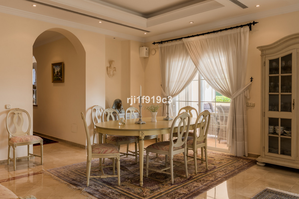 acccc151020e7c764eeb6e09dcacfb79 - 14