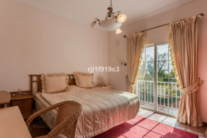 acccc151020e7c764eeb6e09dcacfb79 - 27