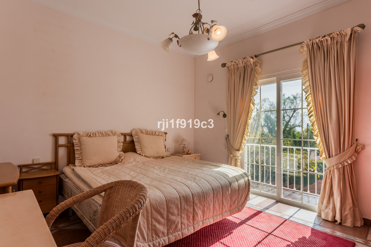 acccc151020e7c764eeb6e09dcacfb79 - 27