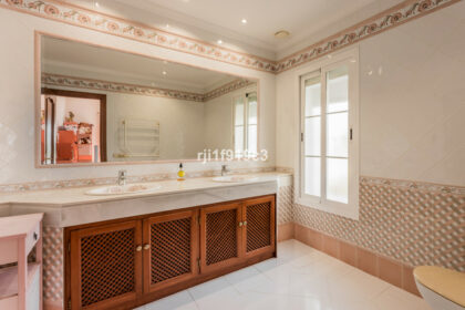 acccc151020e7c764eeb6e09dcacfb79 - 29