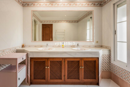 acccc151020e7c764eeb6e09dcacfb79 - 30