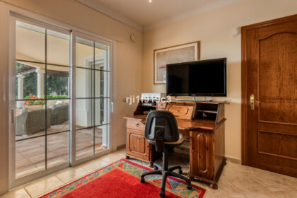 acccc151020e7c764eeb6e09dcacfb79 - 33