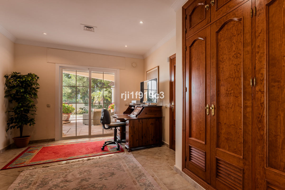 acccc151020e7c764eeb6e09dcacfb79 - 35