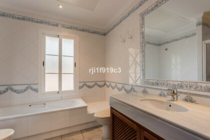 acccc151020e7c764eeb6e09dcacfb79 - 36