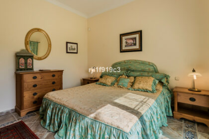 acccc151020e7c764eeb6e09dcacfb79 - 39