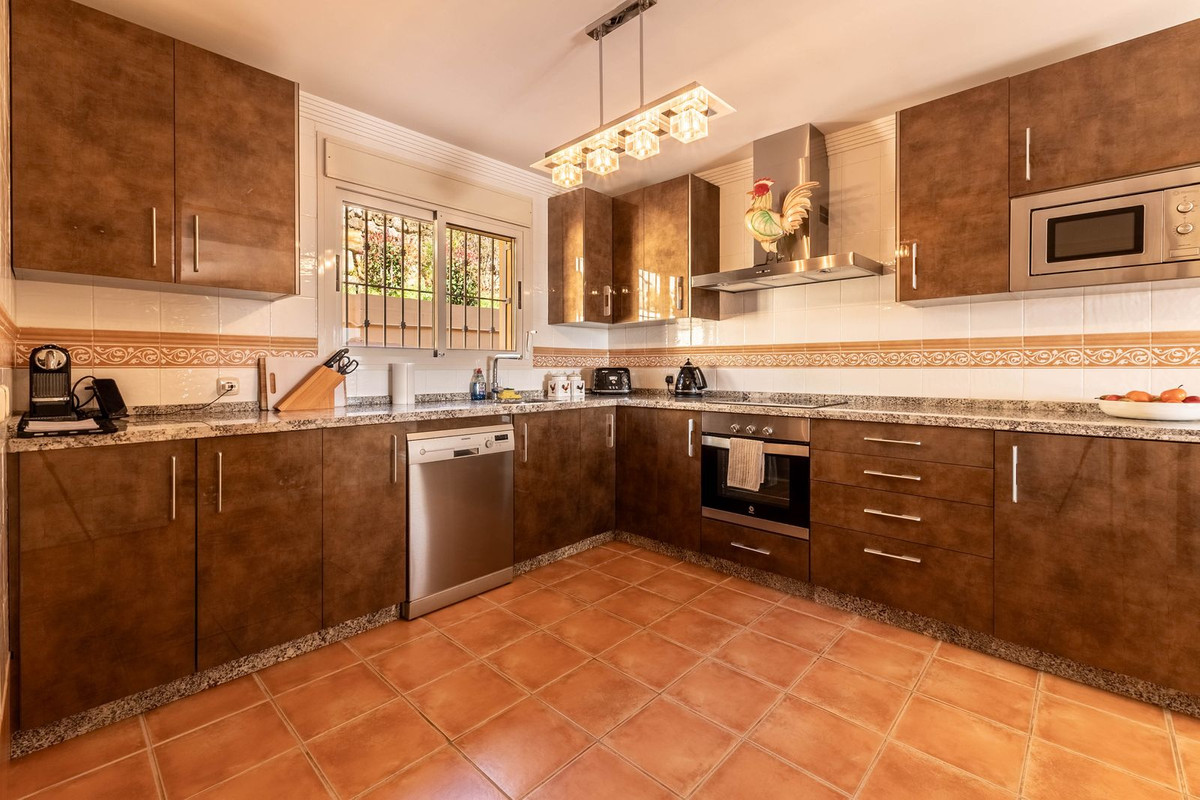 acda2bae1cbf68287511f72366d4d8fc - 15