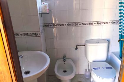 ad0fe5c036397ffea908e0d489656c1a - 18