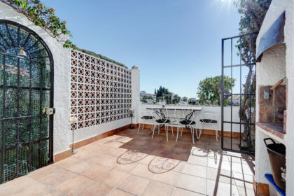 ad66ca5fd8719e83056c6629549cb576 - 12