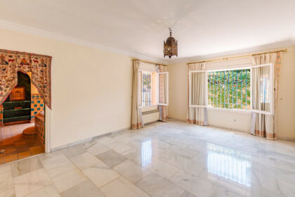 ada3c074ef1245528a1ab69bd8d90505 - 13