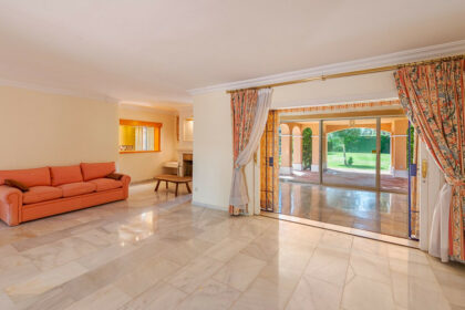 ada3c074ef1245528a1ab69bd8d90505 - 14