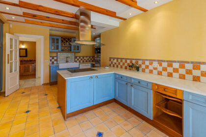 ada3c074ef1245528a1ab69bd8d90505 - 16