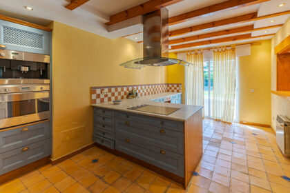 ada3c074ef1245528a1ab69bd8d90505 - 17